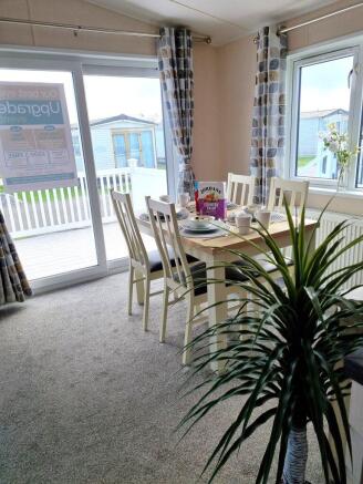 Lodge Dining E55c276479d9960b9ffc0727ecd08d31