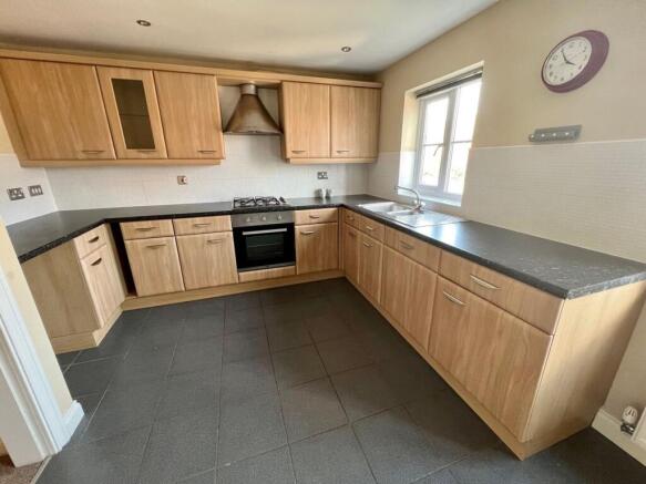 3 bed Town House for sale Image 8