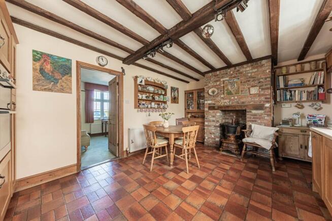 Kitchen/Dining Room (2)