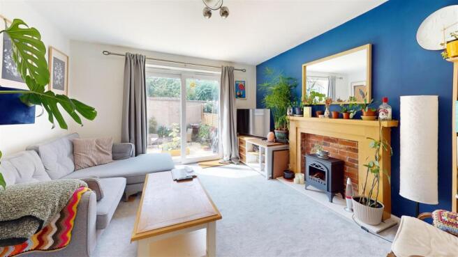 21-Shirley-Close-Living-Room.jpg