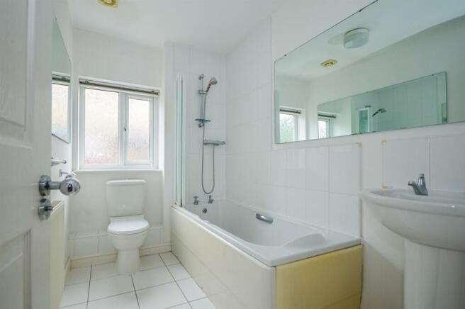 BATHROOM/W.C.