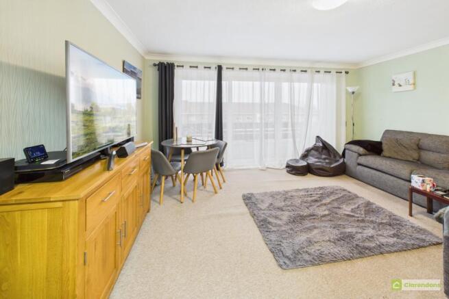 CAM02528G0-PR0426-STILL003