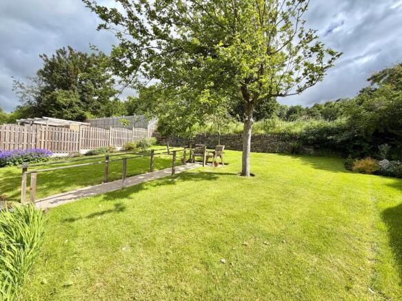 3 bed Semi-Detached for sale Image 11
