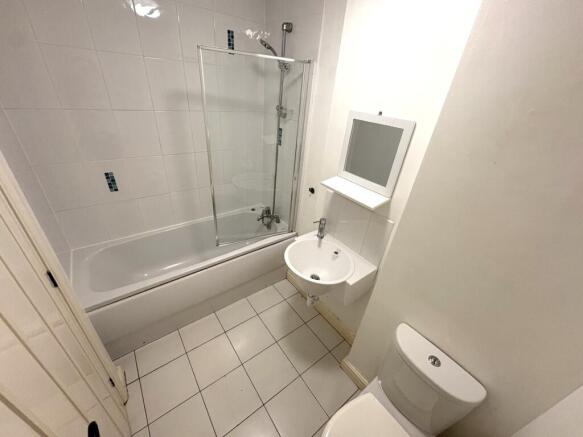 3 bed Terraced for sale Image 9