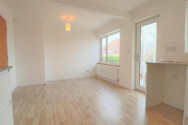 GREAT SIZE KITCHEN/DINER