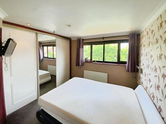 Lapwing Close, Stalybridge, Cheshire photo 4