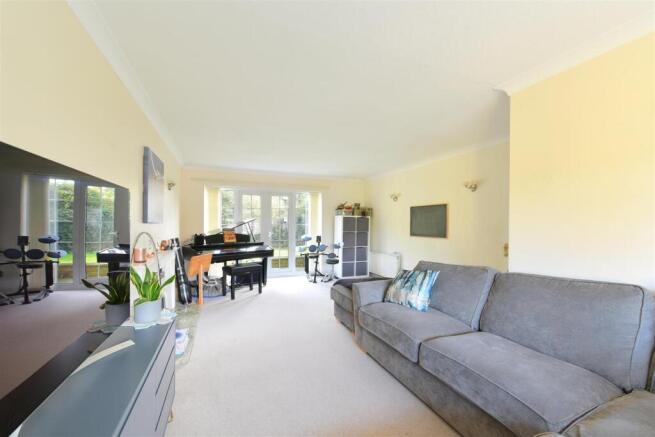 4 bed Detached for sale Image 4