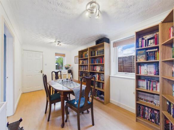 4 bed Detached for sale Image 6