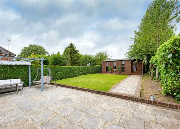 64 Langley Road-Garden3.jpg