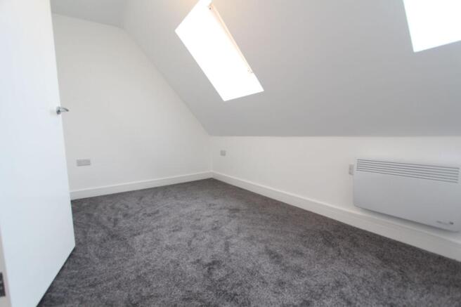2 bed Ground Flat to rent Image 10