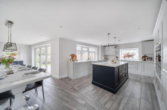 1423472-15-69aeef...