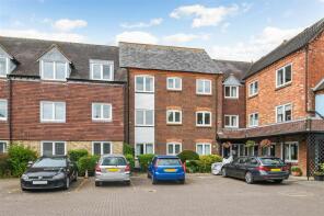 Flat 48, The Maltings, Henty Gardens, Chichester PO19 3DW