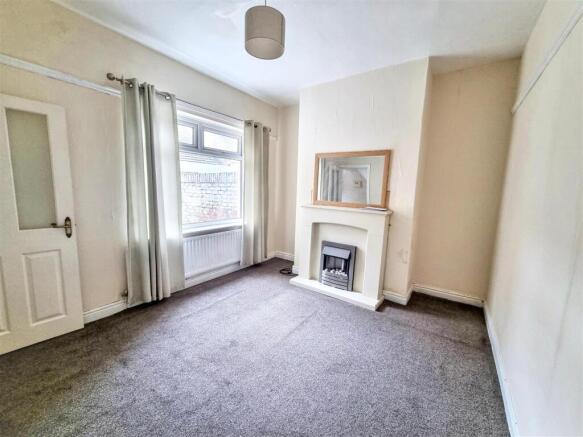 2 bed Terraced for sale Image 7