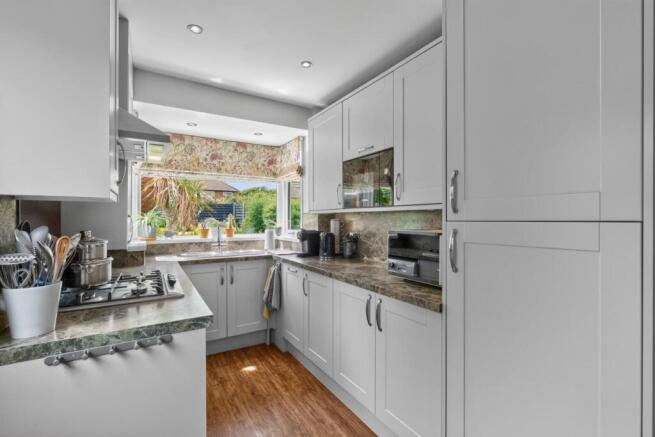 3 bed House for sale Image 6