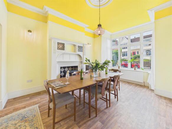 4 bed House for sale Image 12