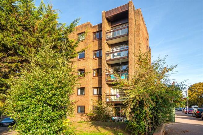 2-bed flat on Avenue Elmers, Surbiton, KT6, £499,950