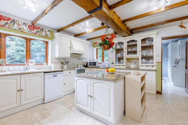 8482061-interior15.jpg