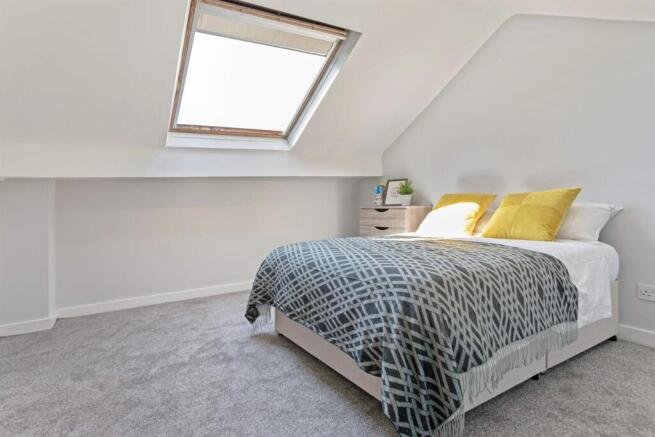 4 bed Flat to rent Image 7