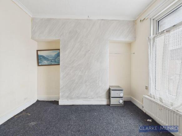 3 bed Terraced for sale Image 8
