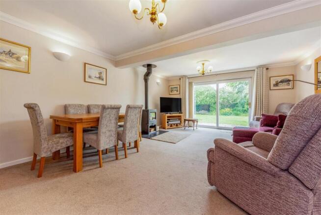 Sitting/Dining Room