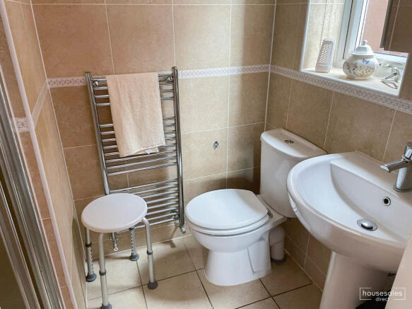 Bathroom 3.JPG