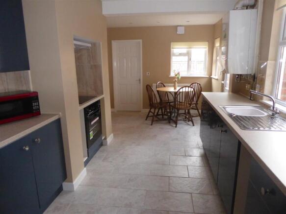 KITCHEN/BREAKFAST RO