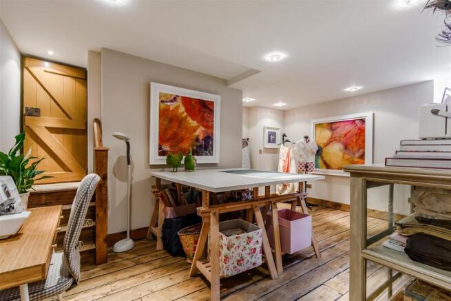 8424613-interior44.jpg