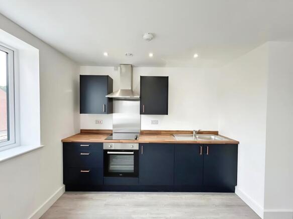 2 bed Apartment to rent Image 4
