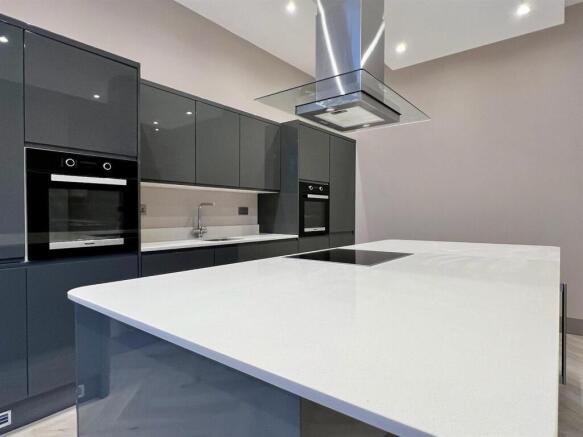 1 bed Apartment to rent Image 10