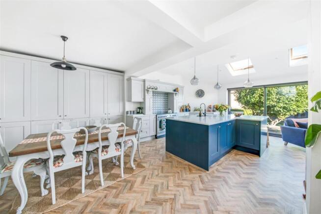 Kitchen / Dining / Lounge