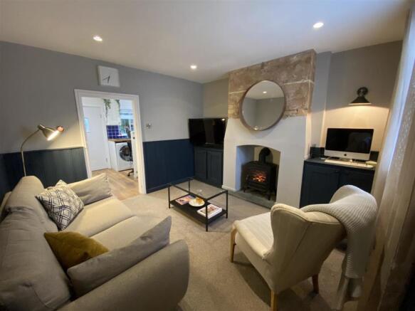 FRONT SITTING ROOM