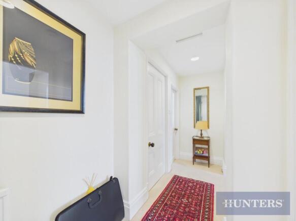 2 bed Flat for sale Image 9