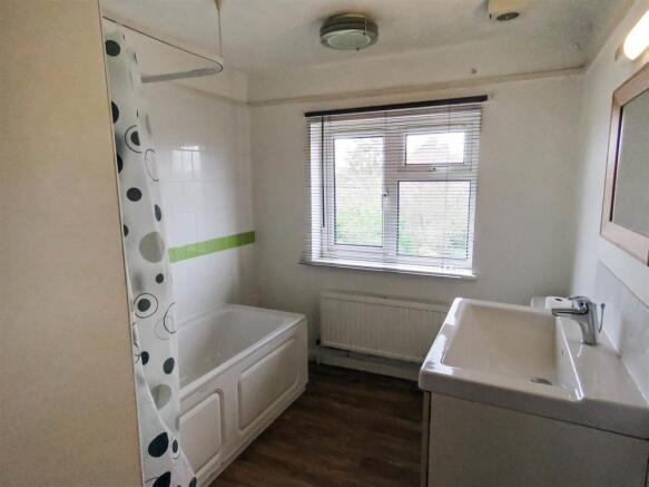 Bathroom.JPG
