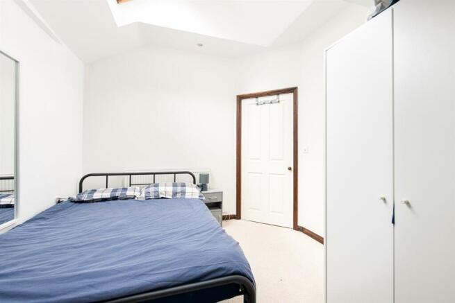 Bedroom_1.jpg