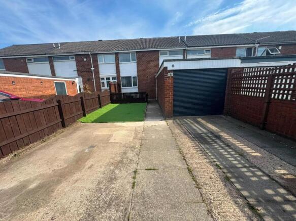 3 bed Terraced to rent Image 12