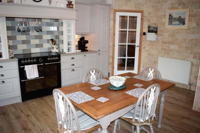 DAY KITCHEN