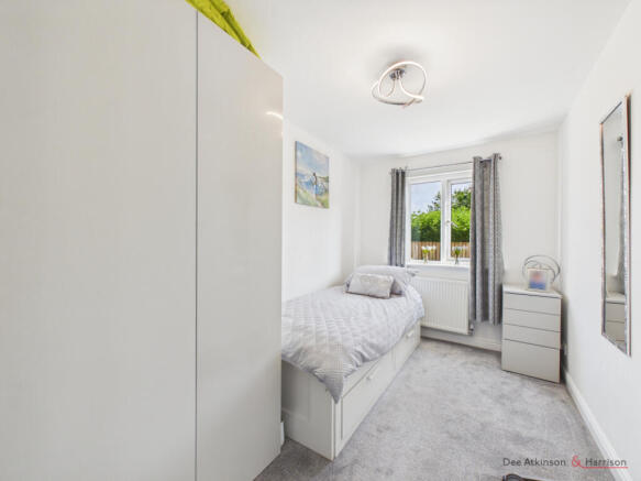 2 bed Flat for sale Image 5