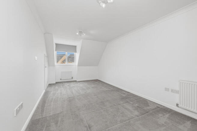3 bed Town House for sale Image 12