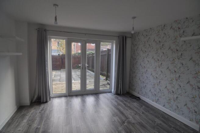 2 bed Town House to rent Image 5