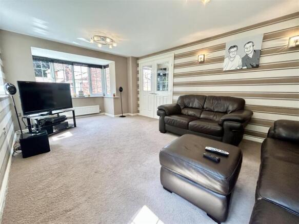 4 bed Detached for sale Image 4