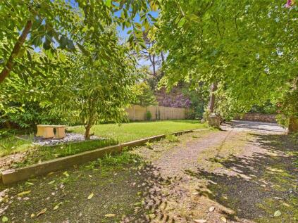 South Drive, Tehidy - Rare opportunity to acquire a detached cabin and gardens