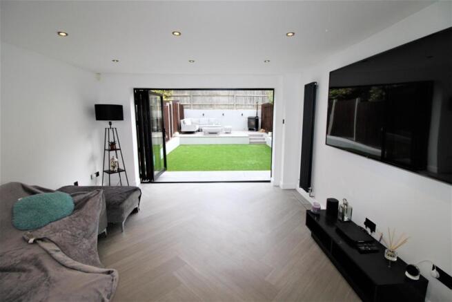 Lounge/Dining Room