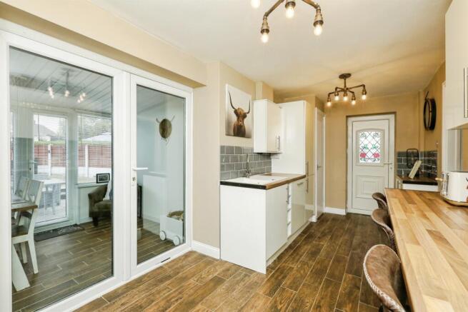 2 bed Semi-Detached for sale Image 4