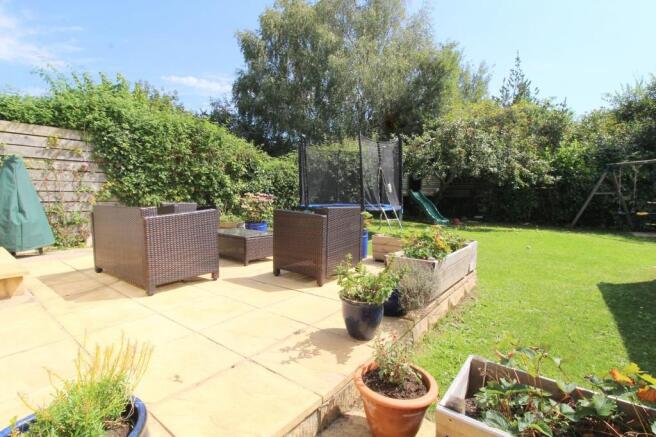 REAR GARDEN (Phot...
