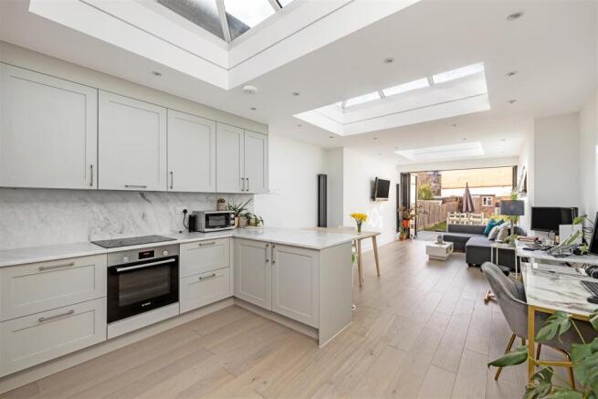 1, 428 Durnsford Road Hi-1.jpg