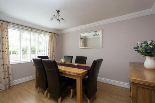 4 bed Detached for sale Image 4