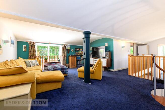 3 bed Apartment for sale Image 8
