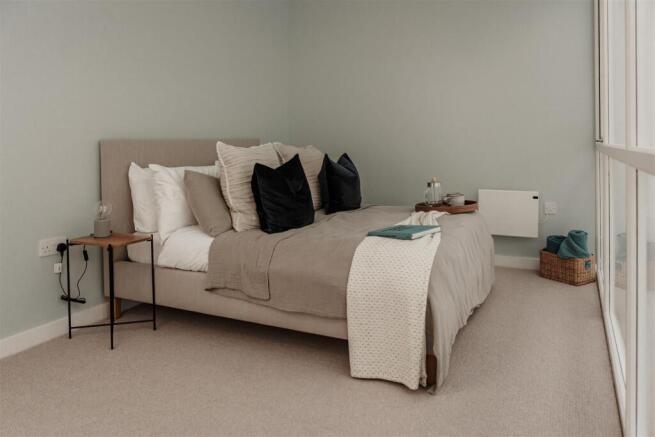 4 bed Town House to rent Image 11