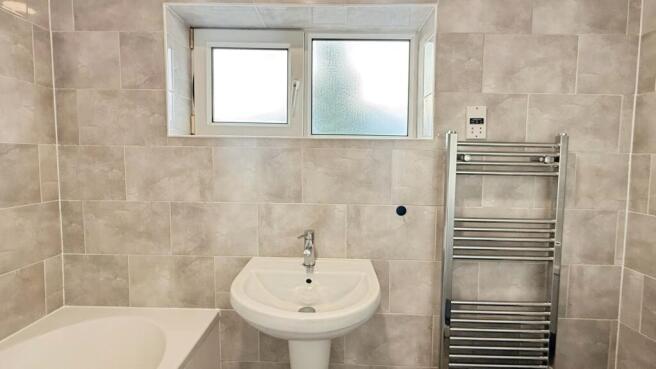 3 bed Semi-Detached for sale Image 11