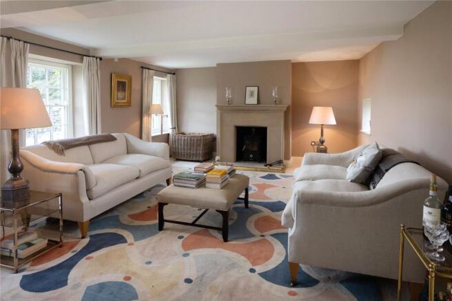 5 bed Detached for sale Image 6